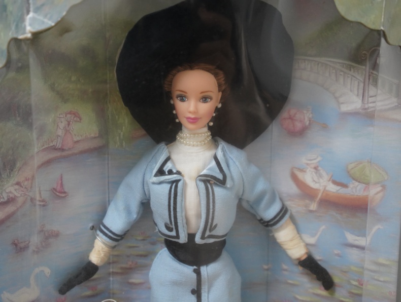 バービー人形【promenade in the park barbie doll】をおむかえ